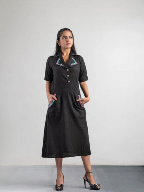 BLACK COLLAR DRESS