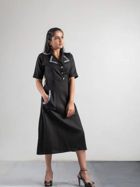 BLACK COLLAR DRESS