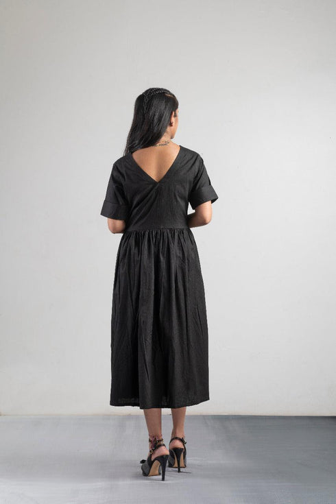 BLACK WAIST EMBROIDERY DRESS