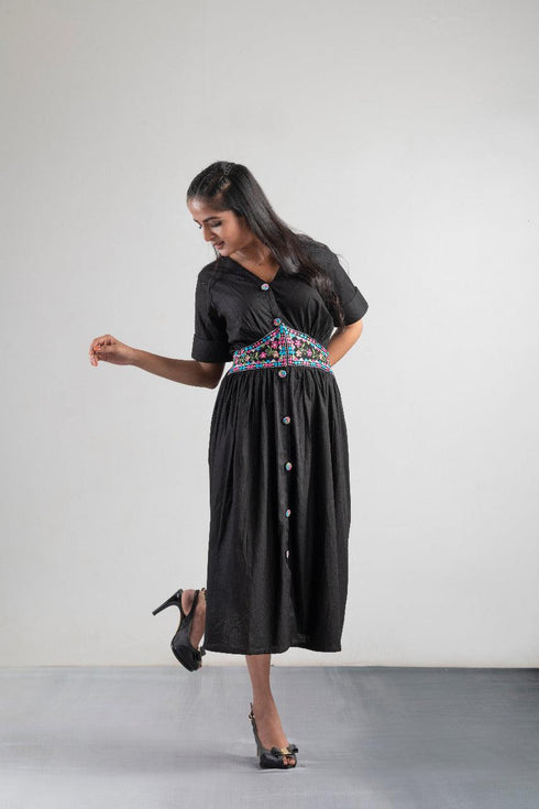 BLACK WAIST EMBROIDERY DRESS